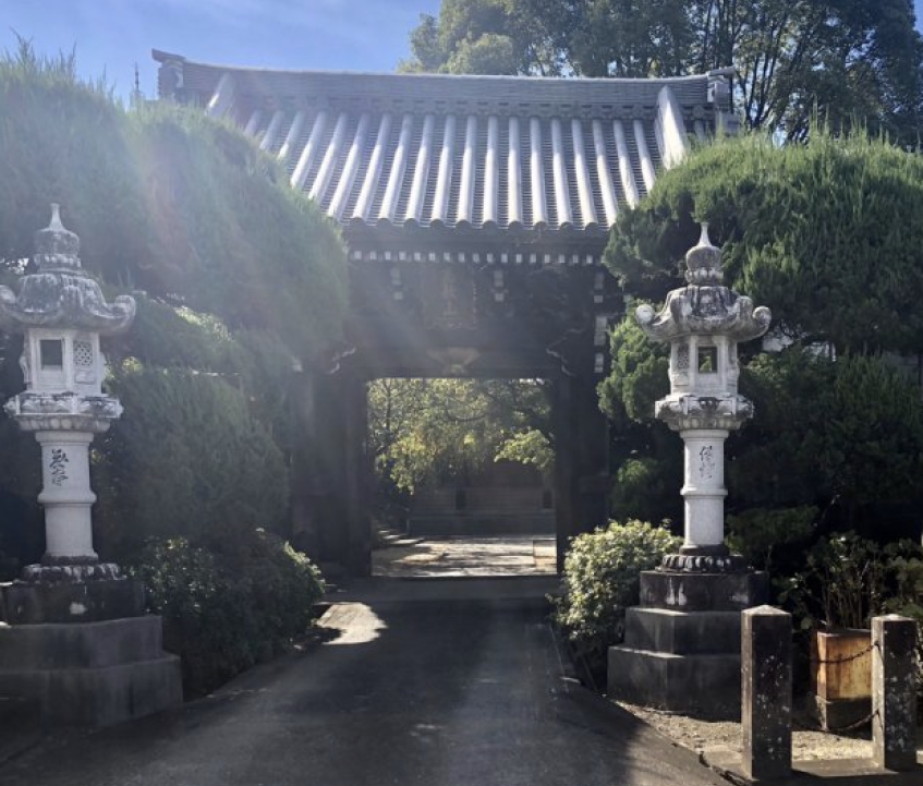 県指定文化財の梵鐘（ぼんしょう）が保存されている「浄満寺」