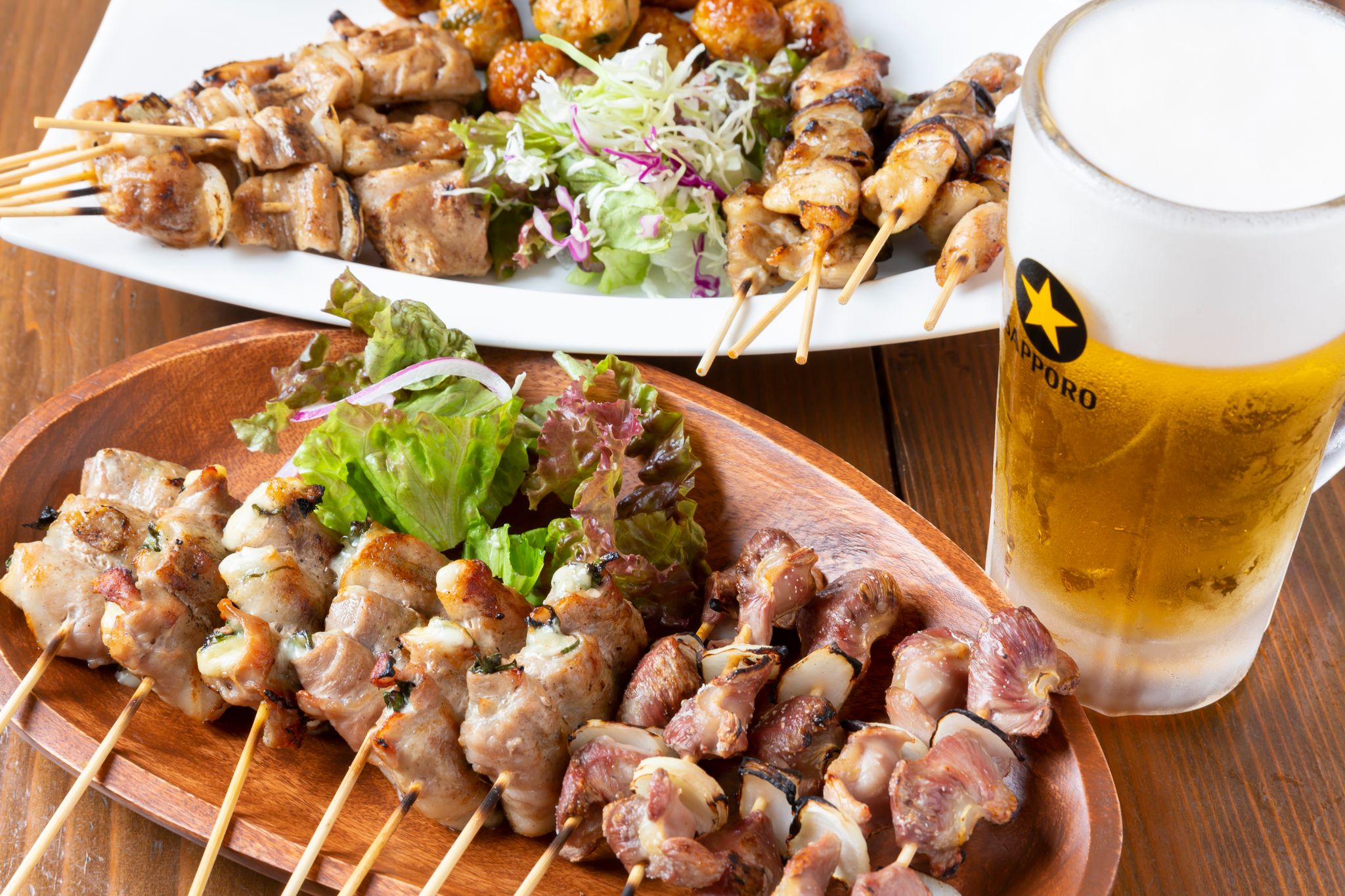 魂を焦がしても串は焦がさない！？ 熱血大将が焼き台に立つ「やきとり