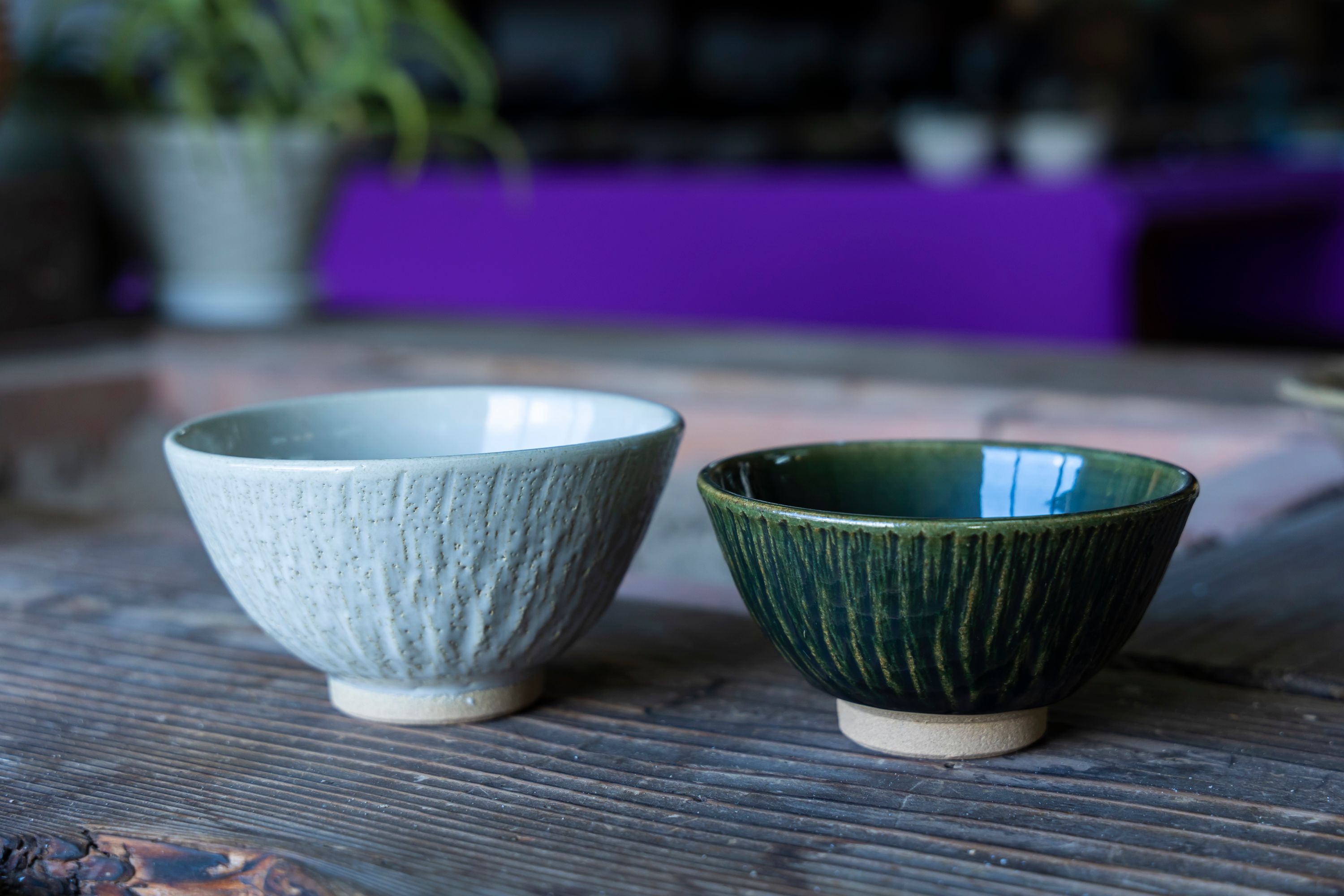 使い込むごとに味わい深い一の瀬焼「永松窯元」。多彩な釉薬が独自の