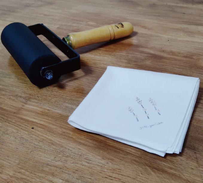 昔懐かしガリ版印刷で苺のハンカチを作ろう